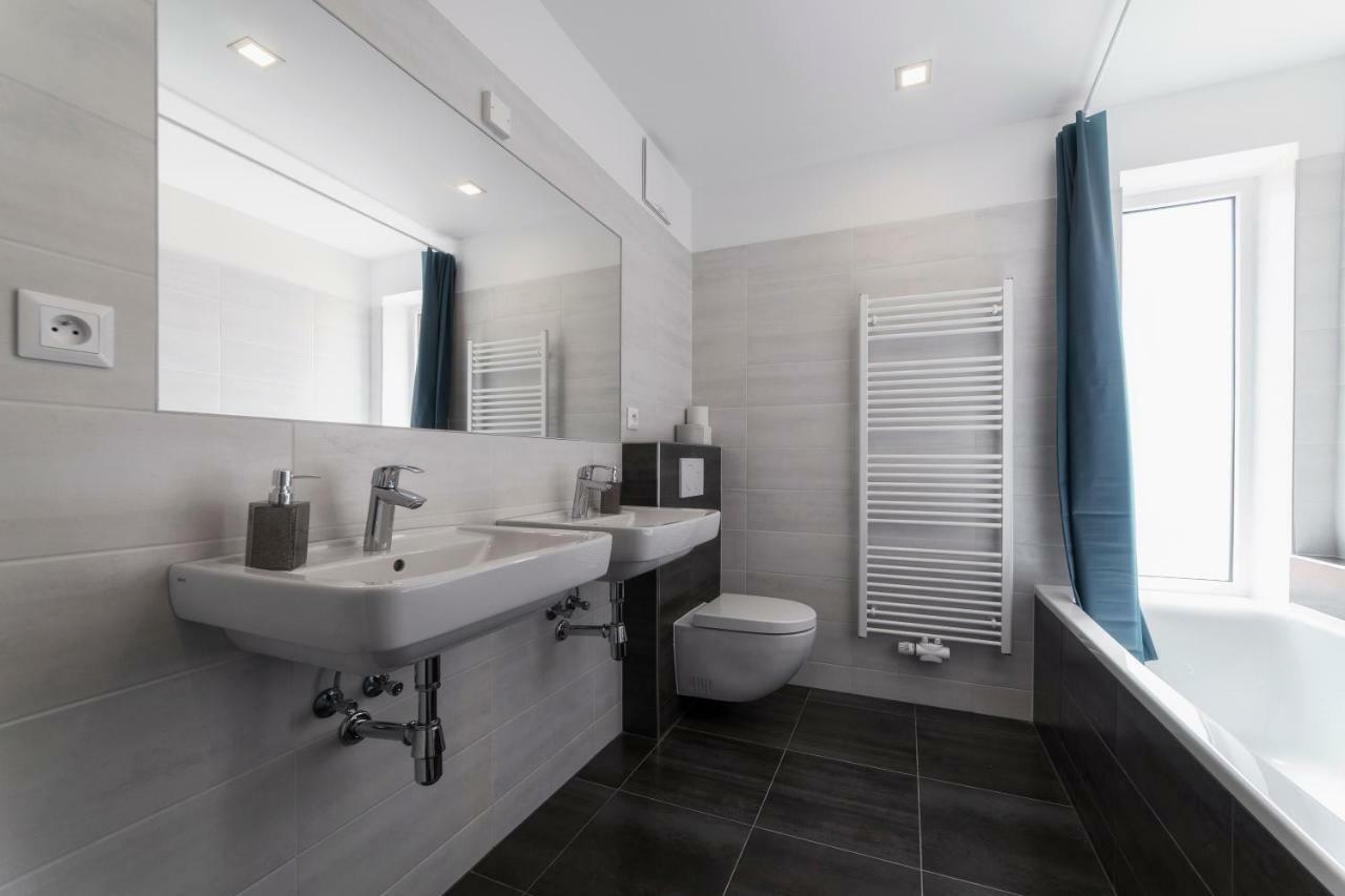 Hostel Homer Liben Прага Экстерьер фото
